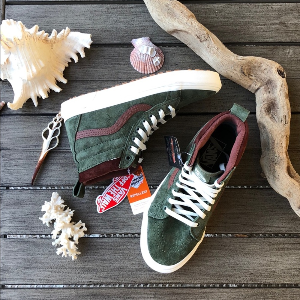 🌴🌼VANS- MOUNTAIN ALL WEATHER PROOF HIGH TOPS🌼🌴 - Picture 12 of 14